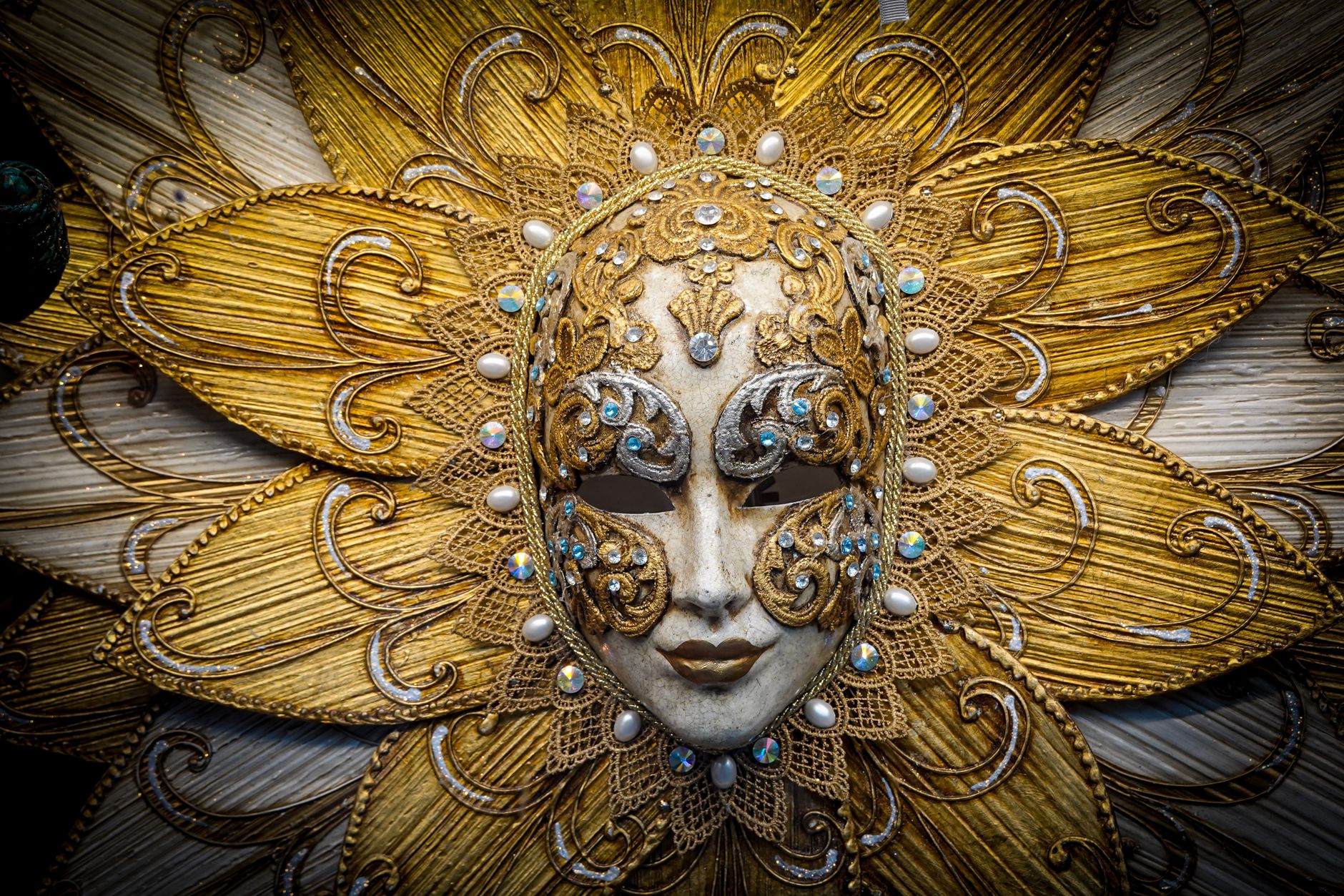 venice carnival venetian mask gold